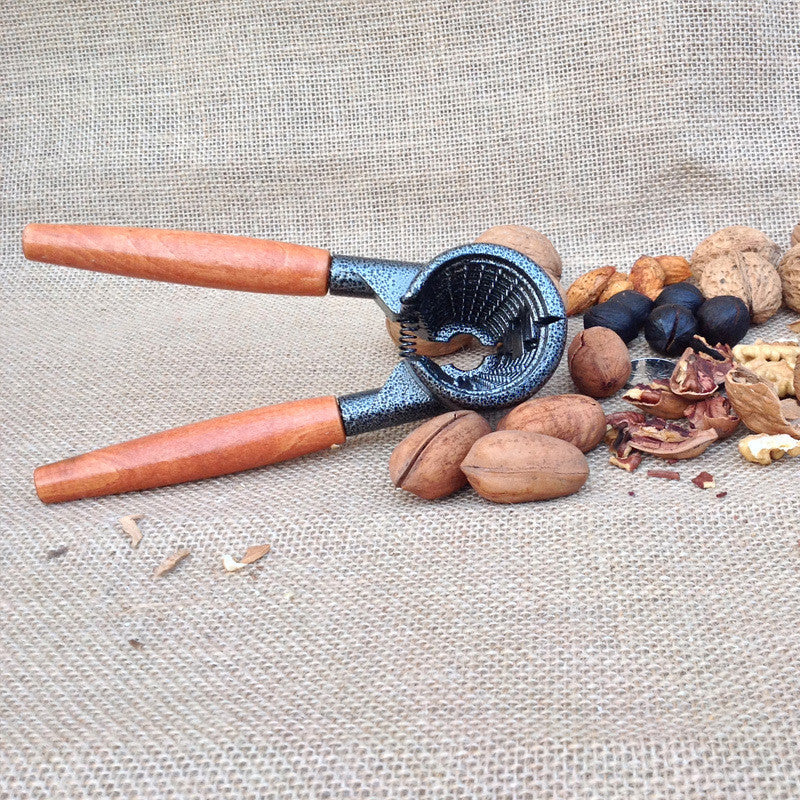 High Quality Tool Quick Nut cracker Nuts Sheller Cracker Opener Plier Kitchen Accessories Sheller Walnut Pliers Metal