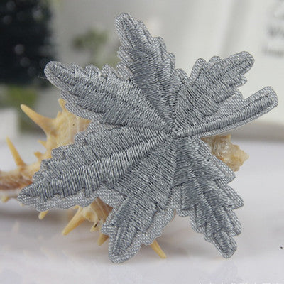 Cute 2 pcs Mixed Colors Fabric Sticker Patches Embroidered Iron on Patch Maple Leaf Sticker Garment Clothing Applique