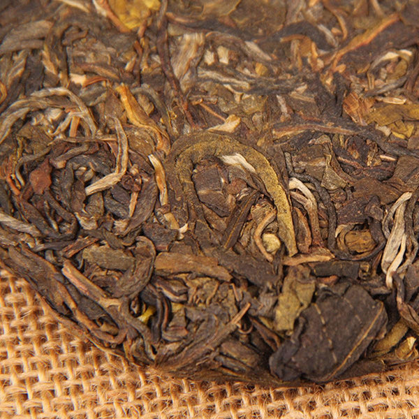 Puerh tea Raw Tea Pie Icelandic Ancient Leaves Seven Sons Tea Green Food Health
