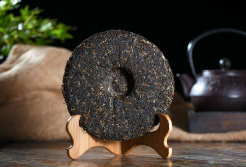 Yunnan Sun Dried Black Tea Ancient Arbor Tree Dian Hong Black Tea Cake 357g