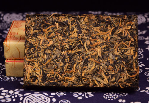 Fengqing Dian Hong Golden Buds Dianhong Yunnan Dian Hong Black Tea Brick 250g